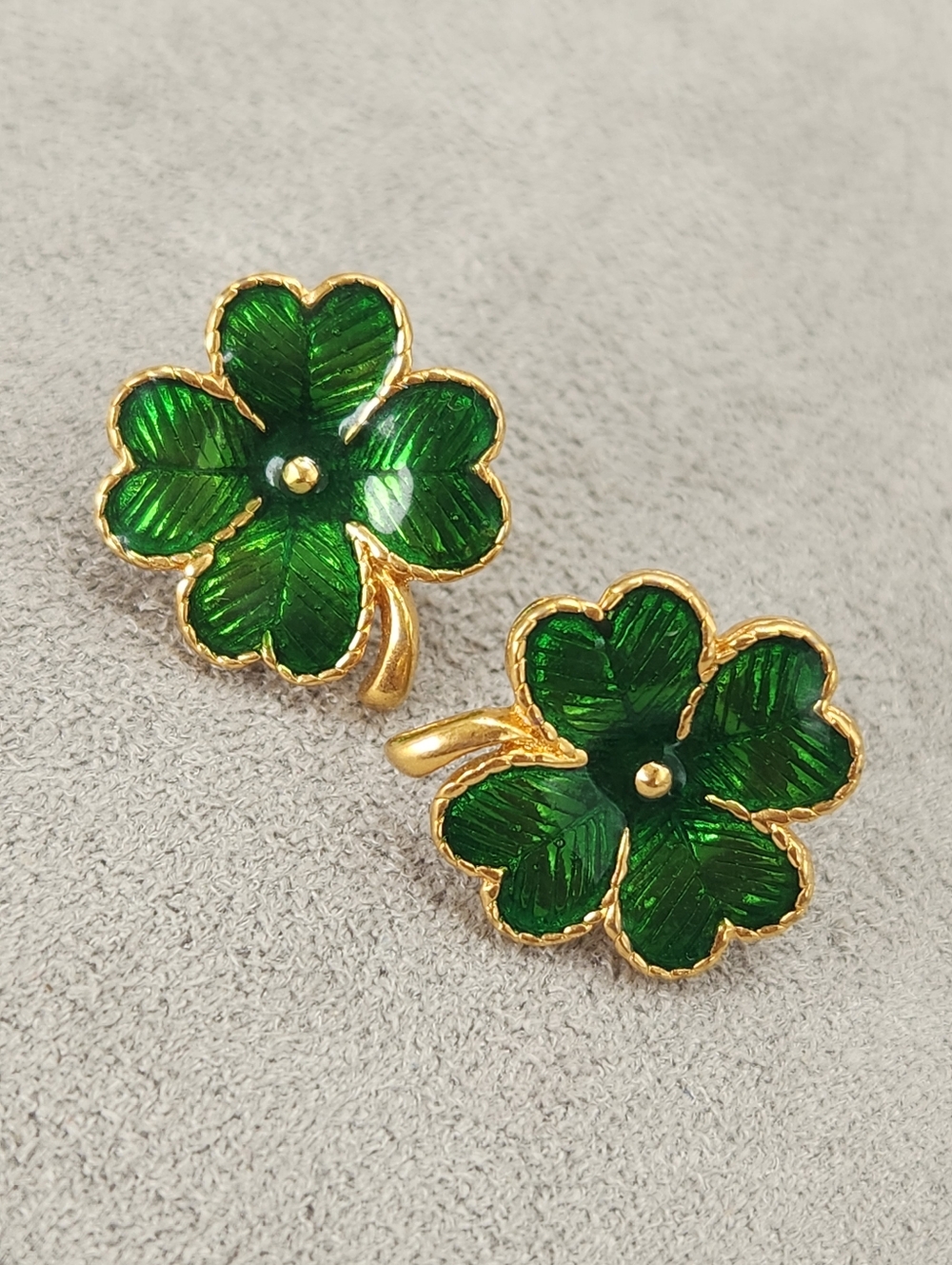 Vintage Avon Earrings Lucky Four Leaf Clover Green Enamel Golden Tone Jewelry